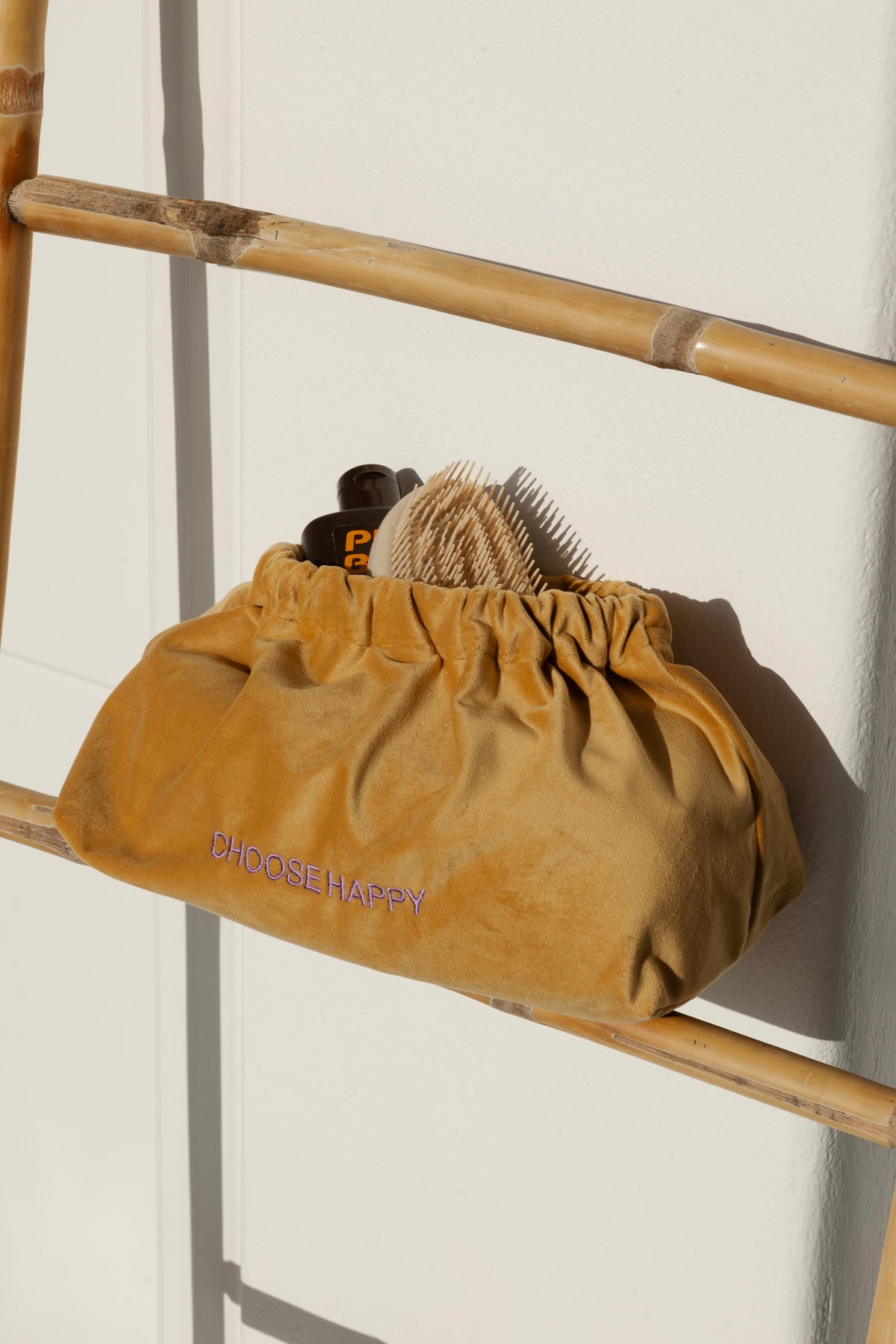 VELVET CLUTCH BAG CHOOSE HAPPY