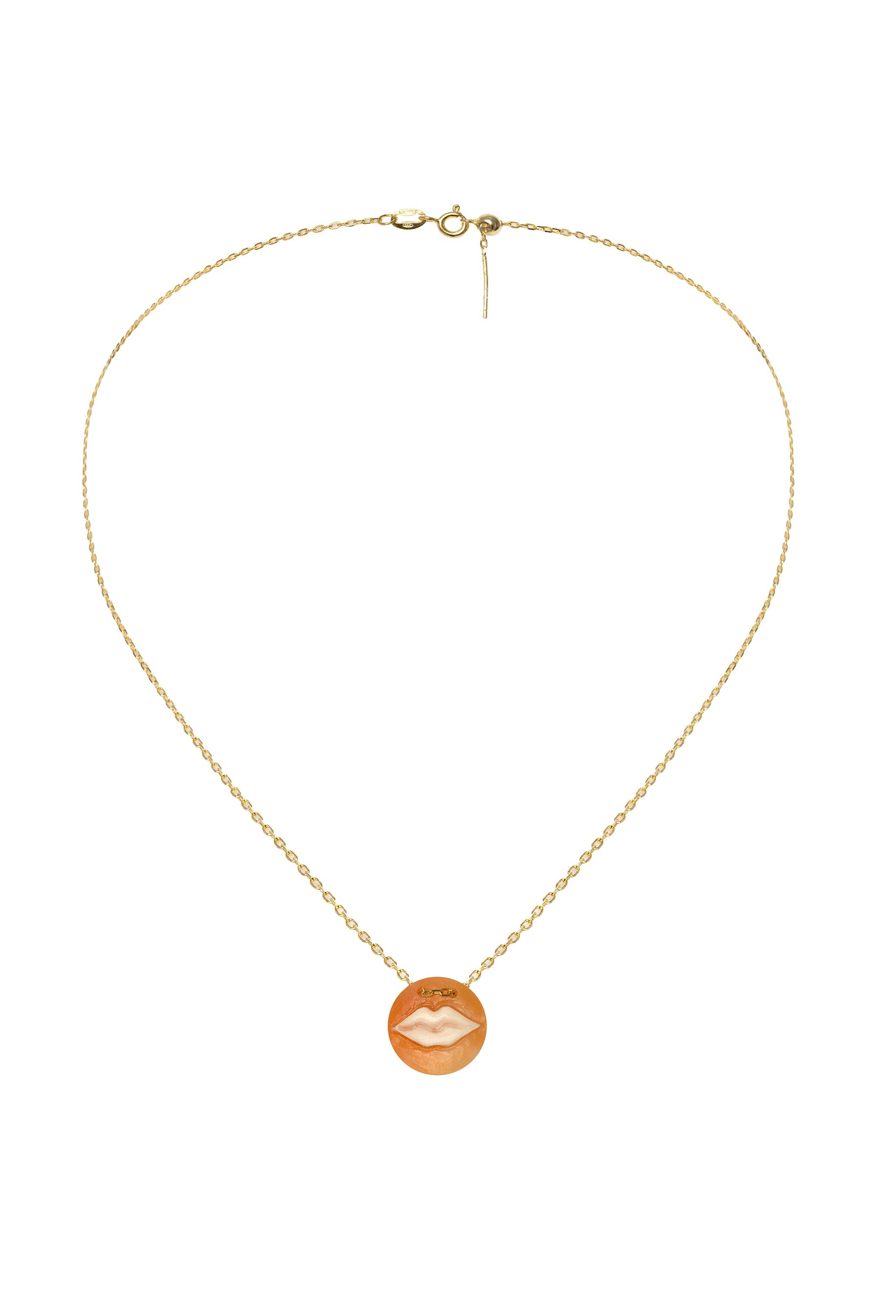 CMNC0004 cameo charm necklace lips